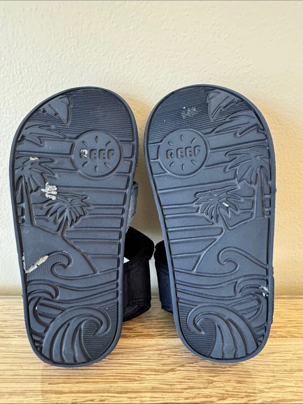 Reef Kids Navy and Light Blue Closed-Toe Sandal - Kids Size 8